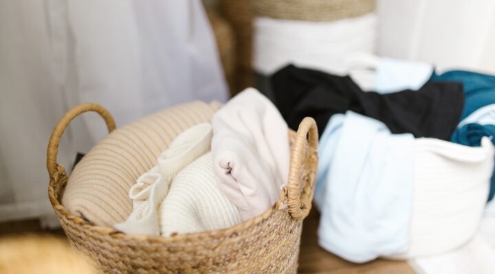 5 Steps in Washing Clothes by Hand